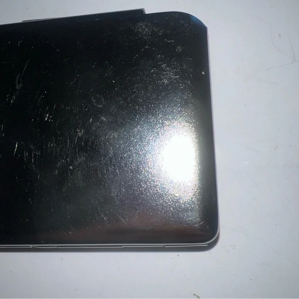 LA LAKERS CIGARETTE  CASE TIN METAL INSIDE CASE MONEY HOLDER PREOWNED!!